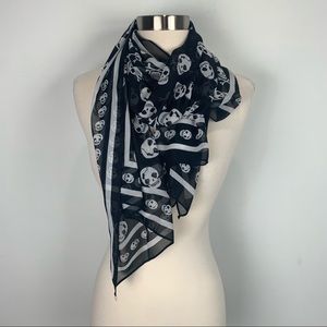 Womens Black And White Skull Graphic Scarf Shawl